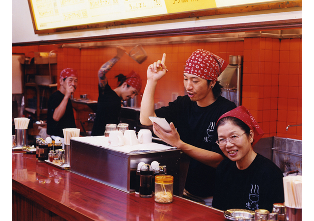 ラーメン屋に扮した写真