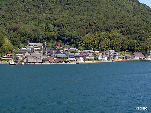 しらねの甲板から左側の風景を見た写真