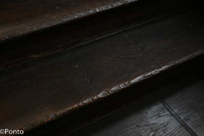 階段の段に近付いた写真